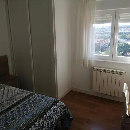 Apartamento totalmente reformado, bien situado Apartamento *